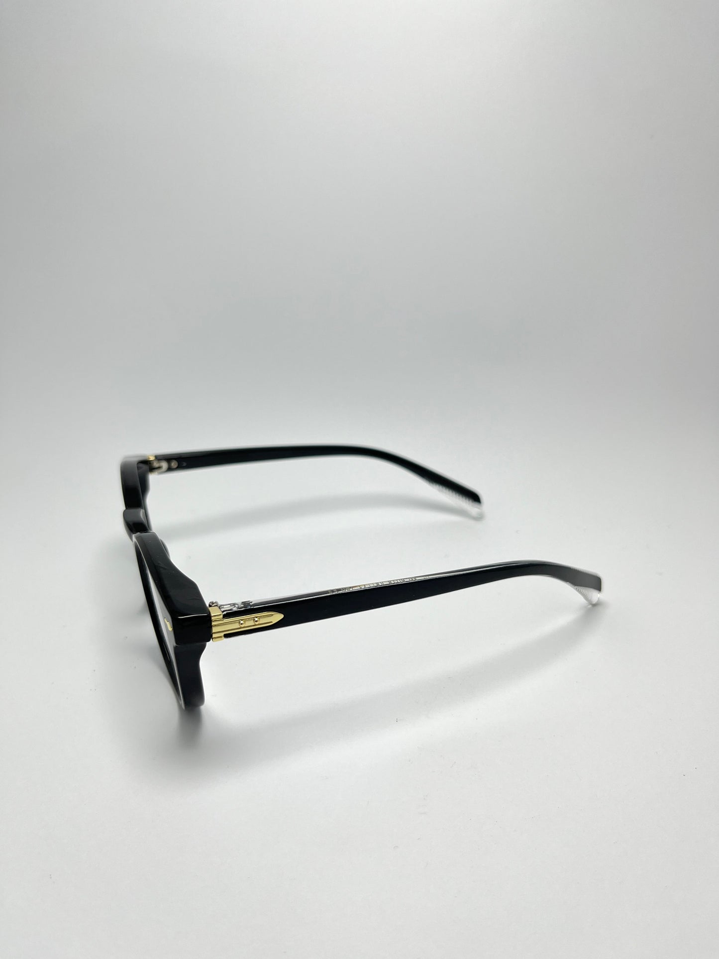 BLACK ROUNDED PLASTIC FRAME FOR MEN