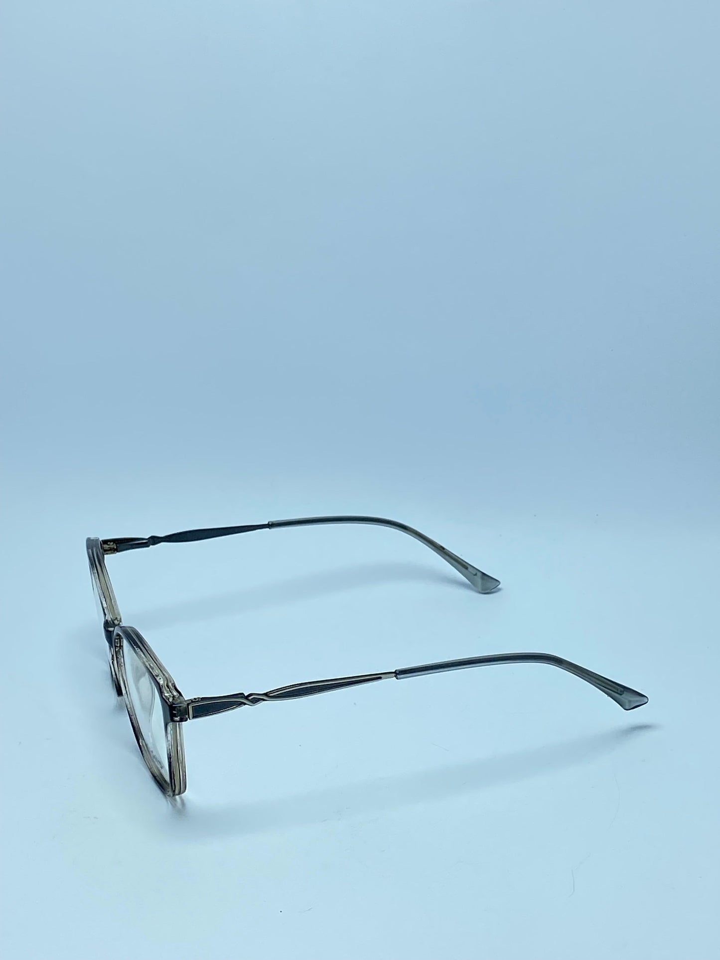 DUEISND PLASTIC FRAME FOR WOMEN