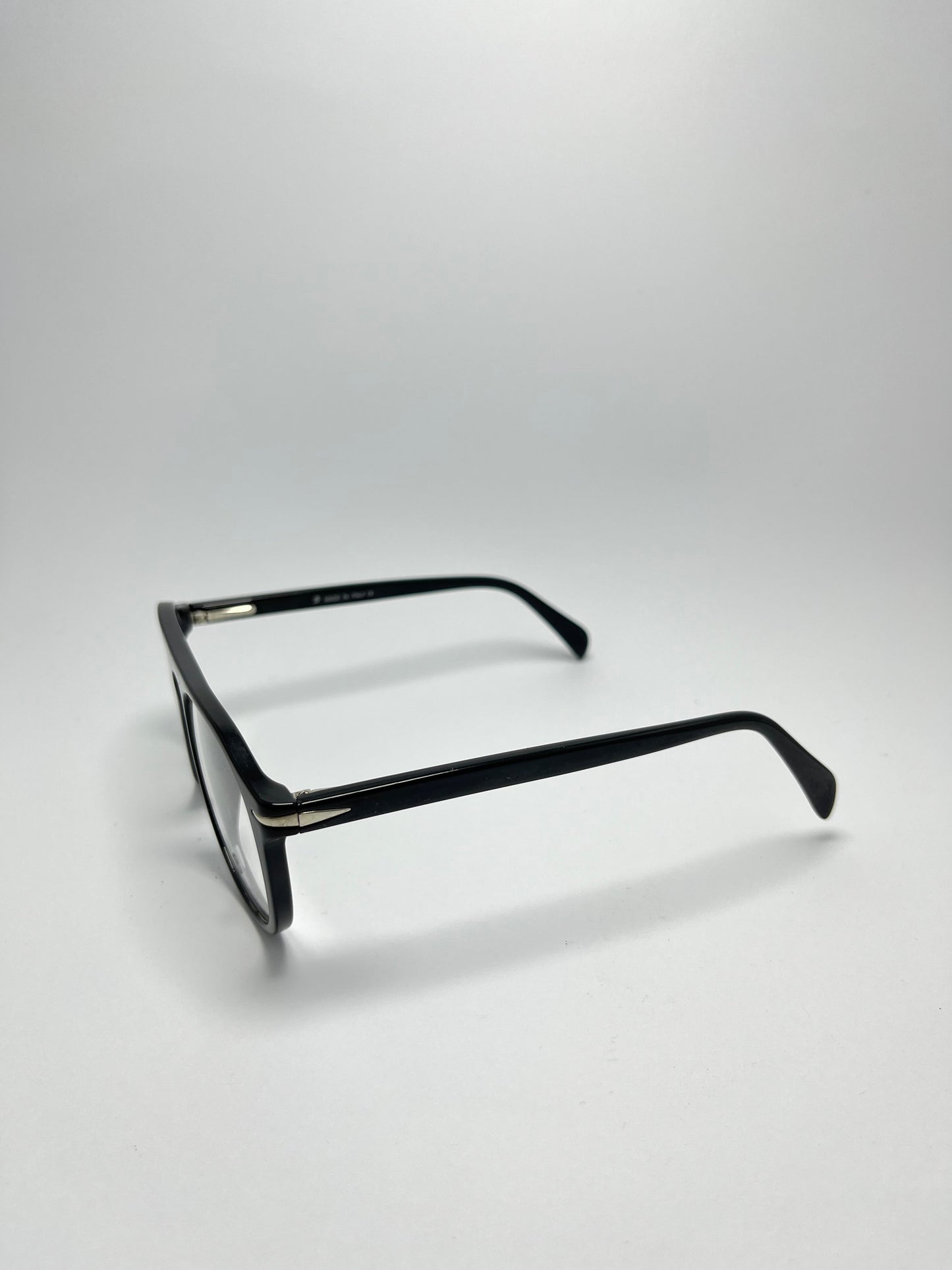 DAVID BECKHAM ROUNDED PLASTIC FRAME FOR MEN