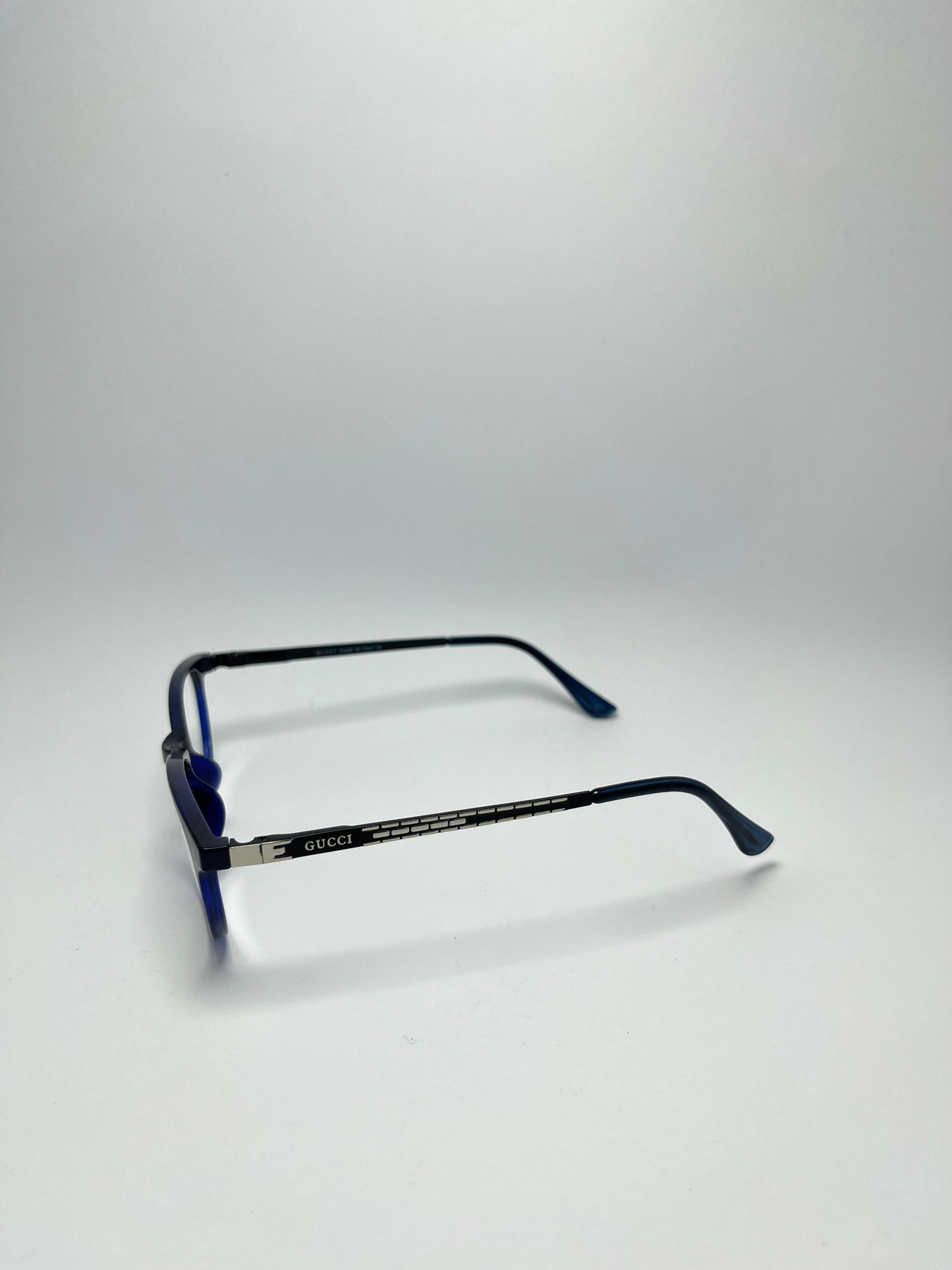 GUCCI CAT EYE PLASTIC FRAME FOR WOMEN