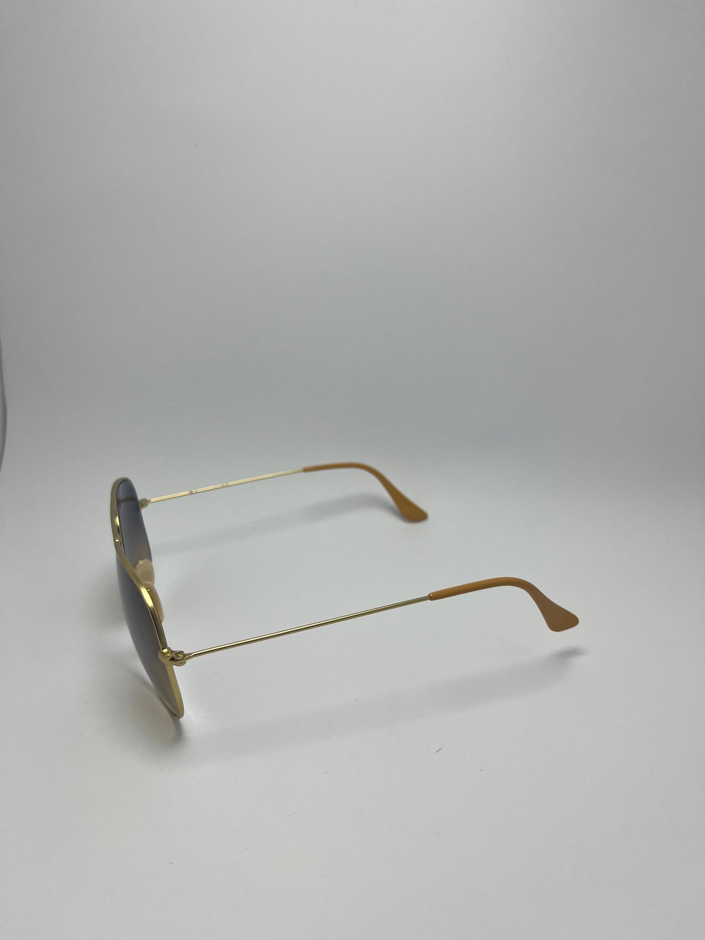 RAY BAN AVIATOR GOLD SUNGLASSES