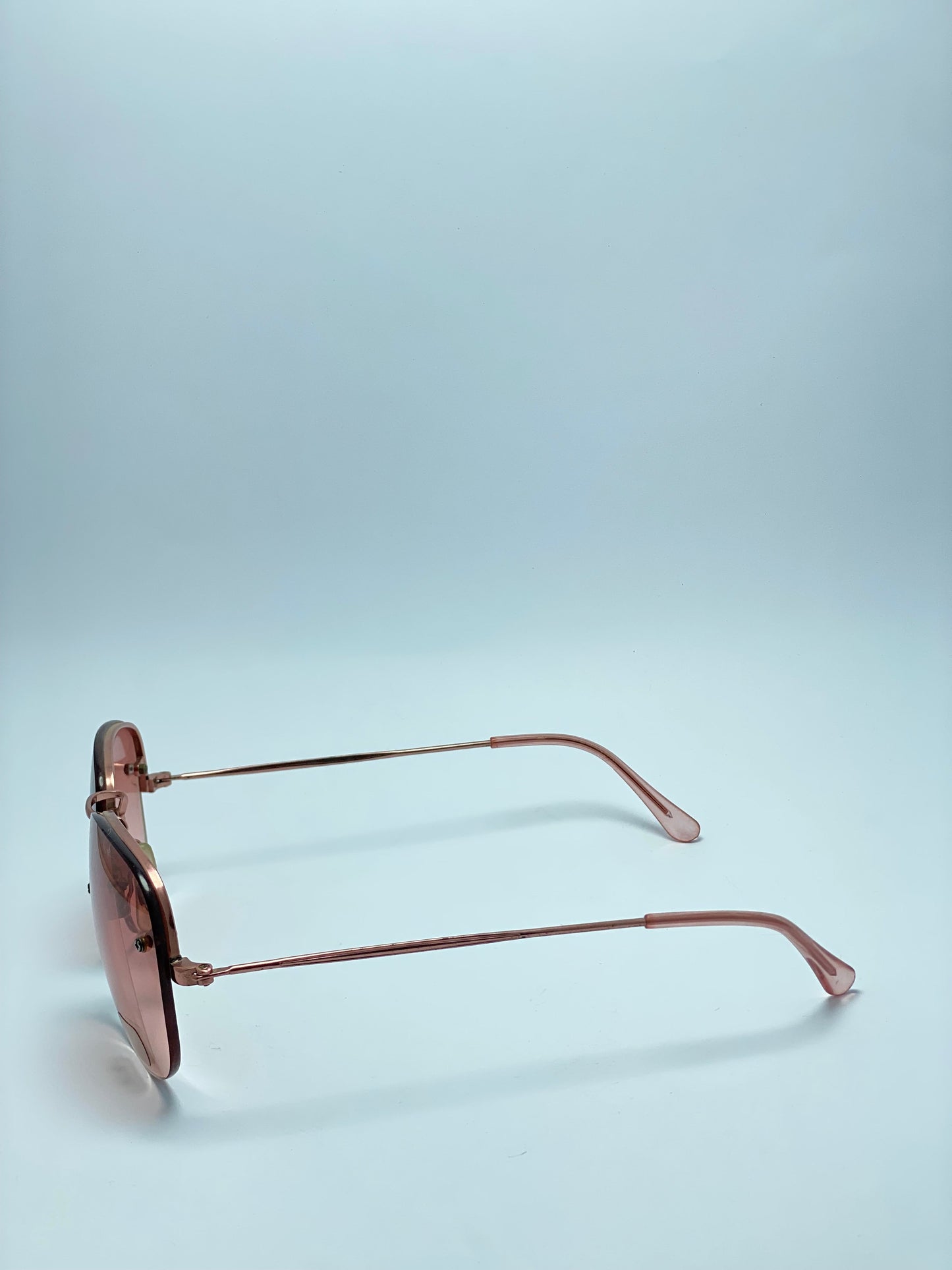 Vintage Embassy Gold Metal Oval Rimless UV Women Sunglasses