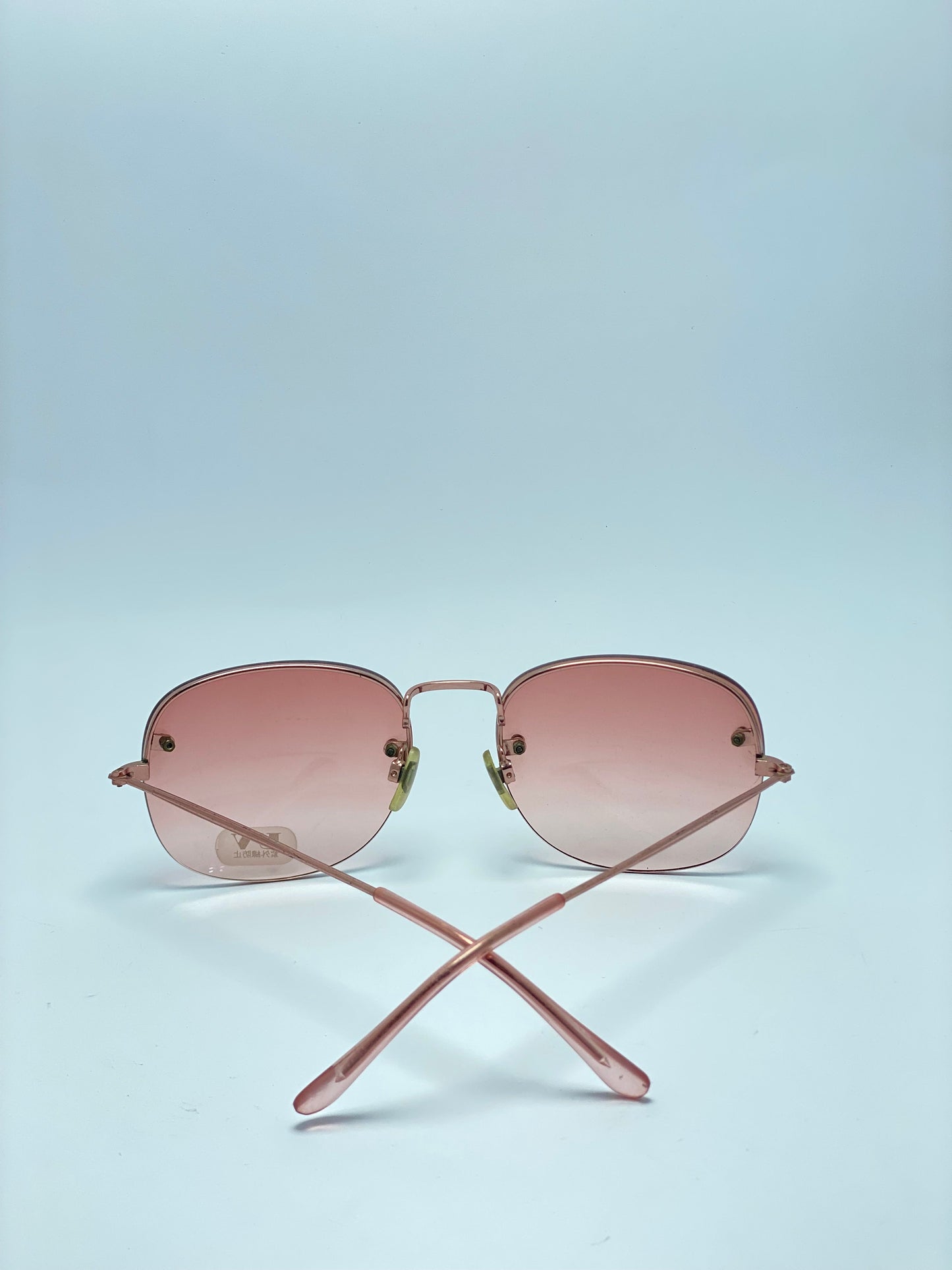 Vintage Embassy Gold Metal Oval Rimless UV Women Sunglasses