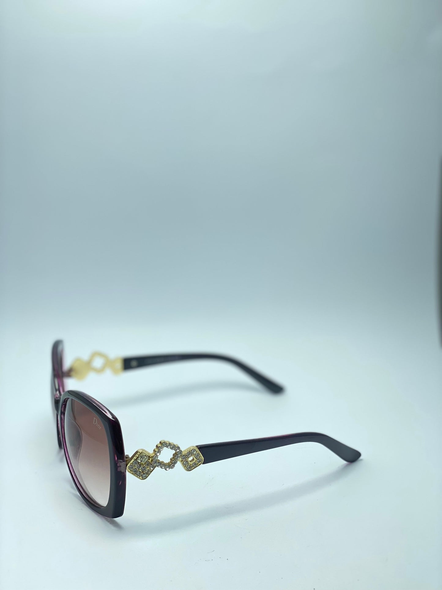 Dior Oval Shape Sunglasses For Women.